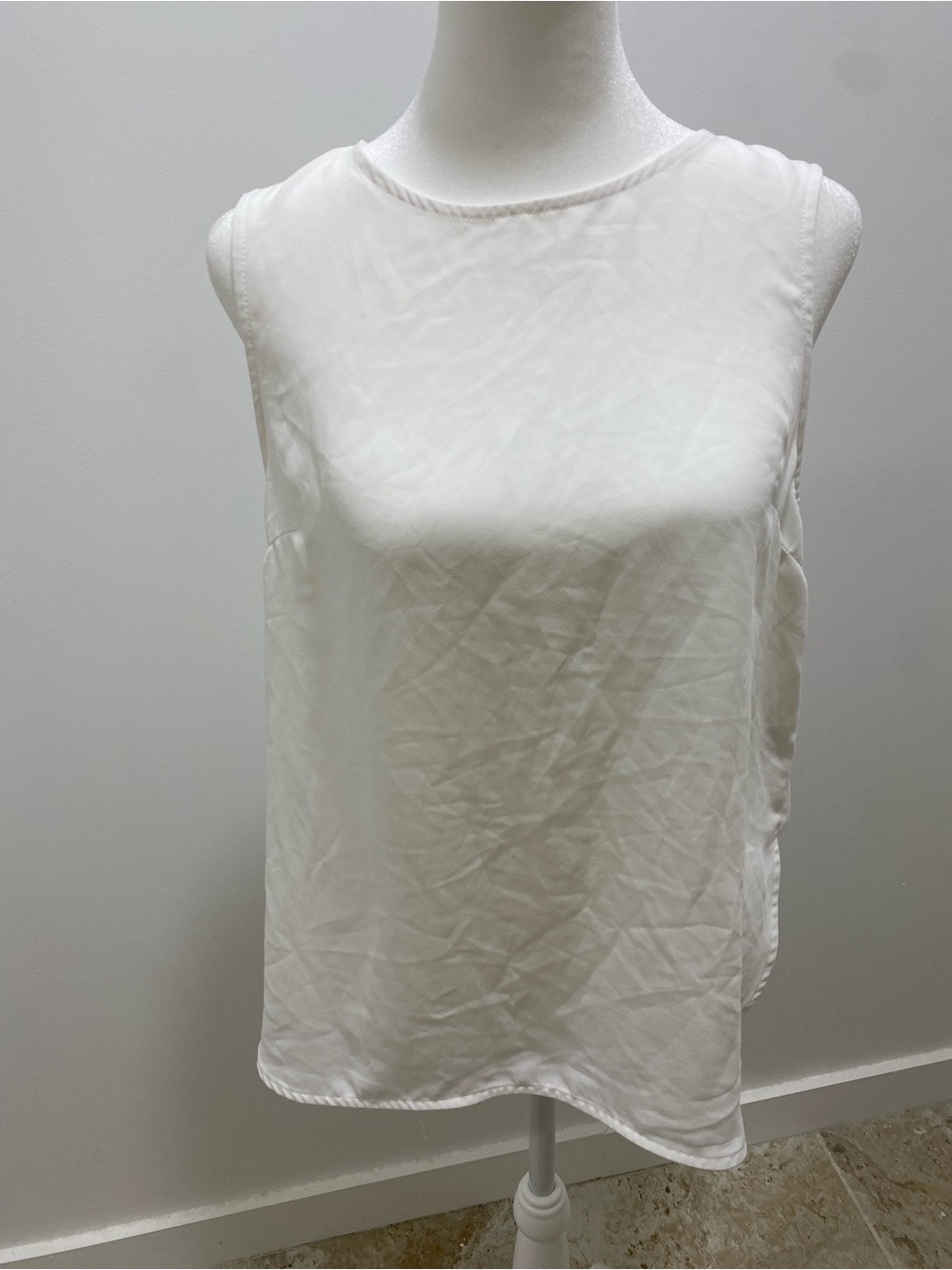Forever 21 White Sleeveless Shell Top